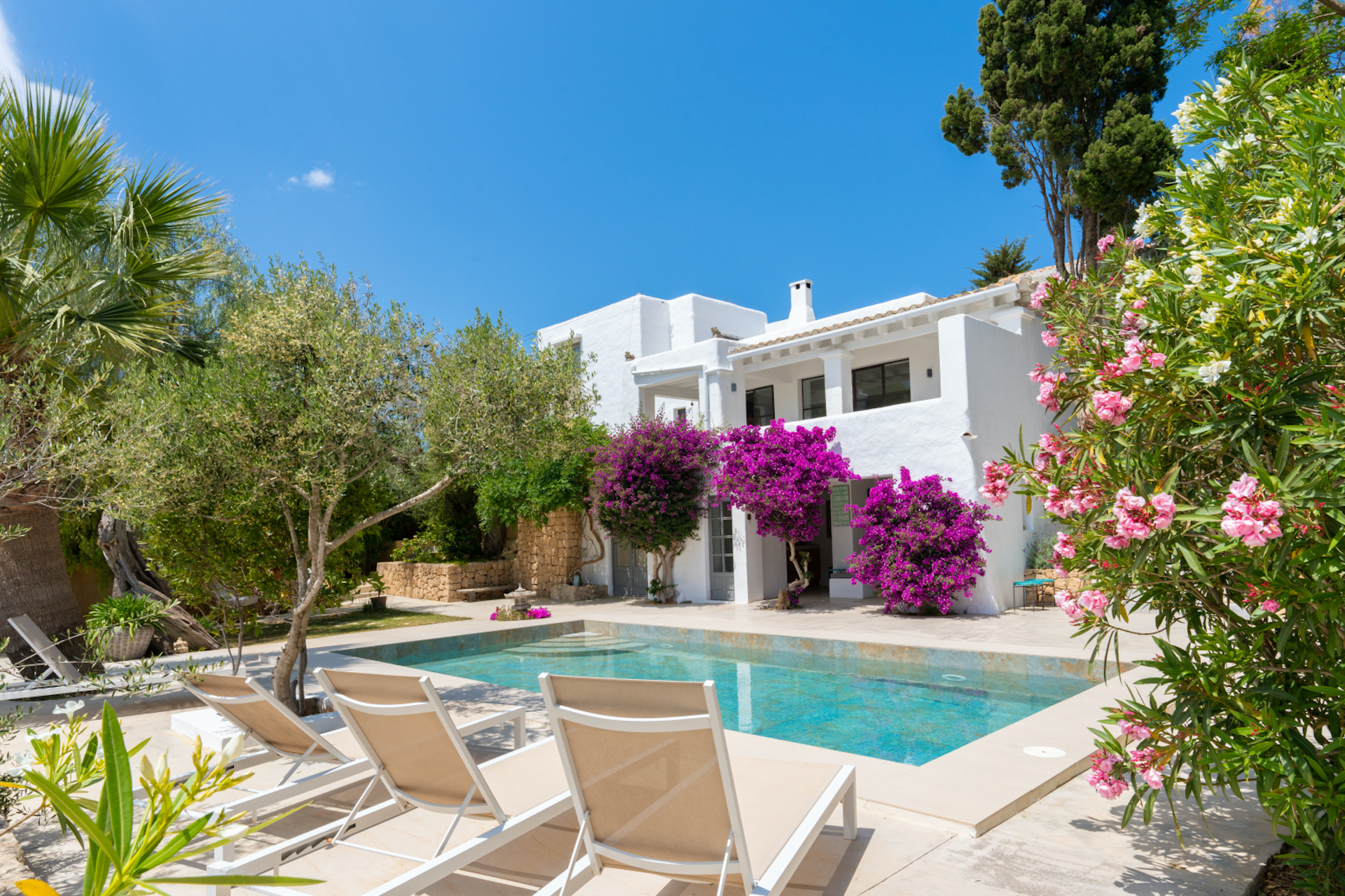 Resa estates Ibiza finca te koop st Rafael sea view sale main house.jpg